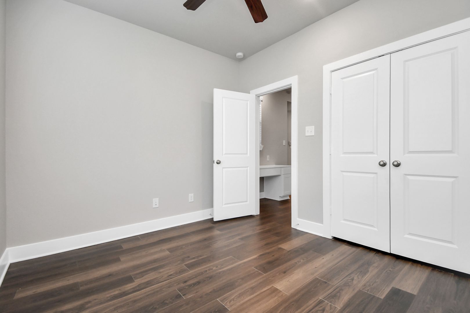 Rosharon House: 10610 Cascade Creek Drive