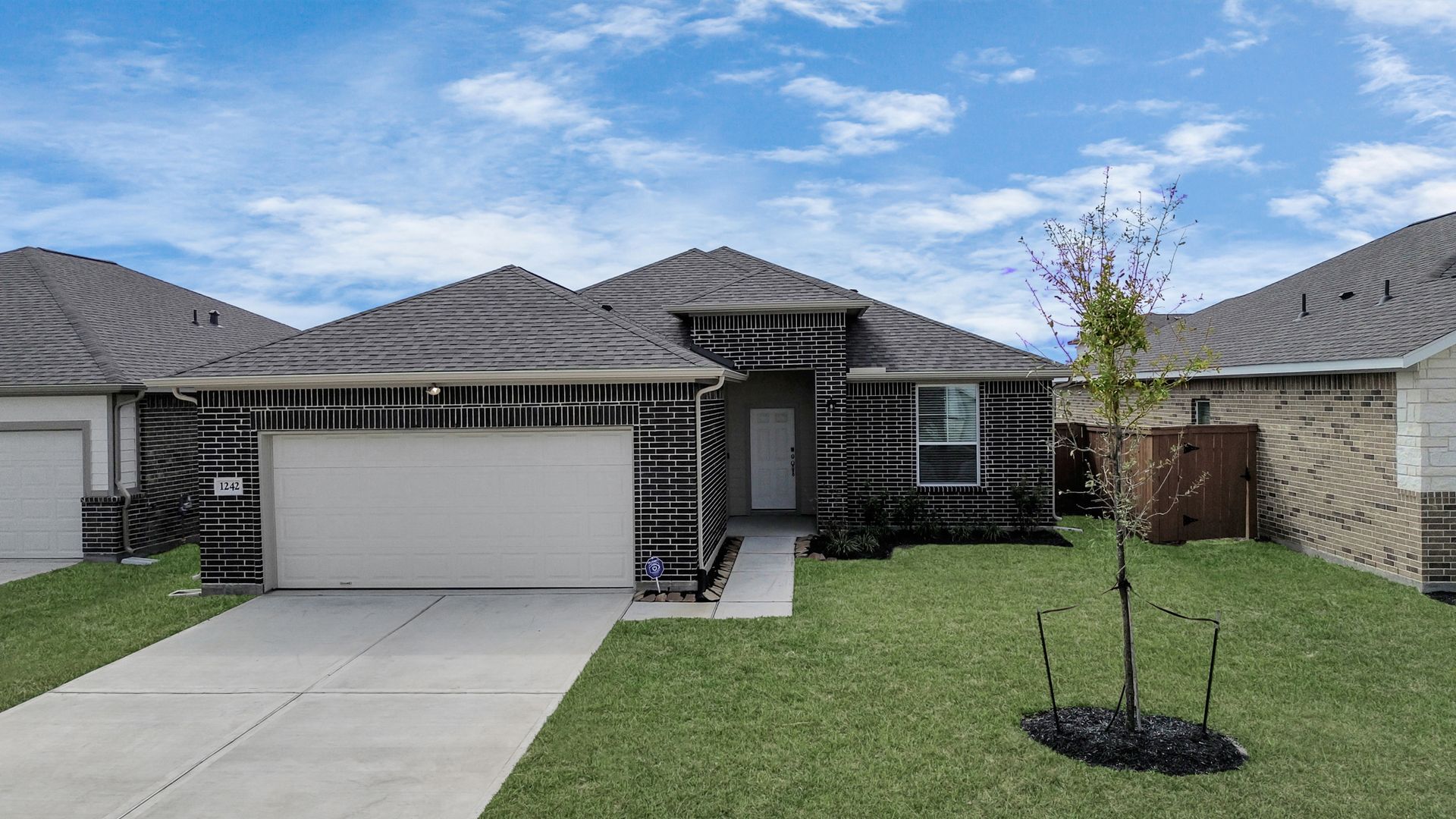 Rosharon House: 1210 Crescent Peak Drive