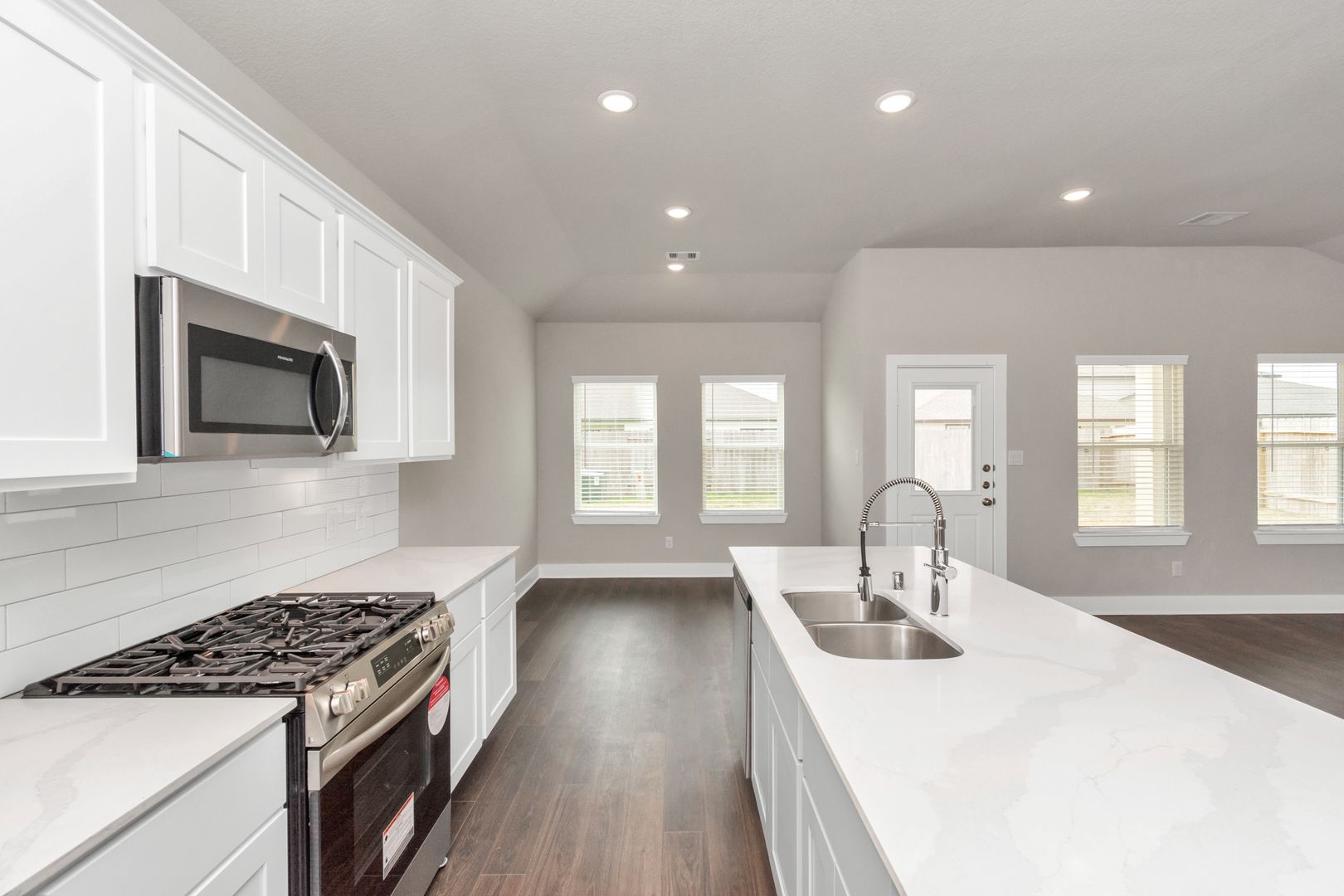 Rosharon House: 10511 Moon Valley Lane