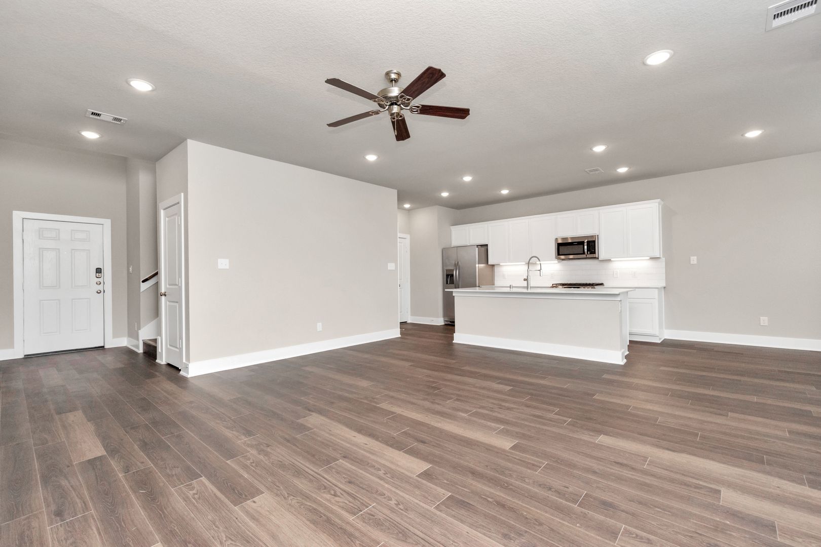 Rosharon House: 1233 Scarlet Creek Drive