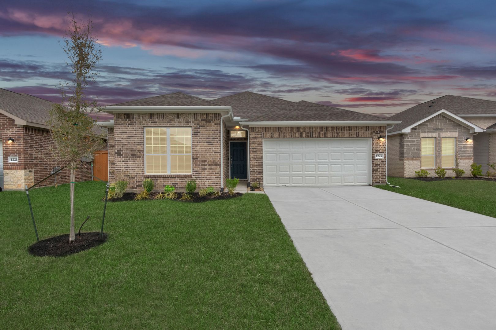 Rosharon House: 10523 Moon Valley Lane