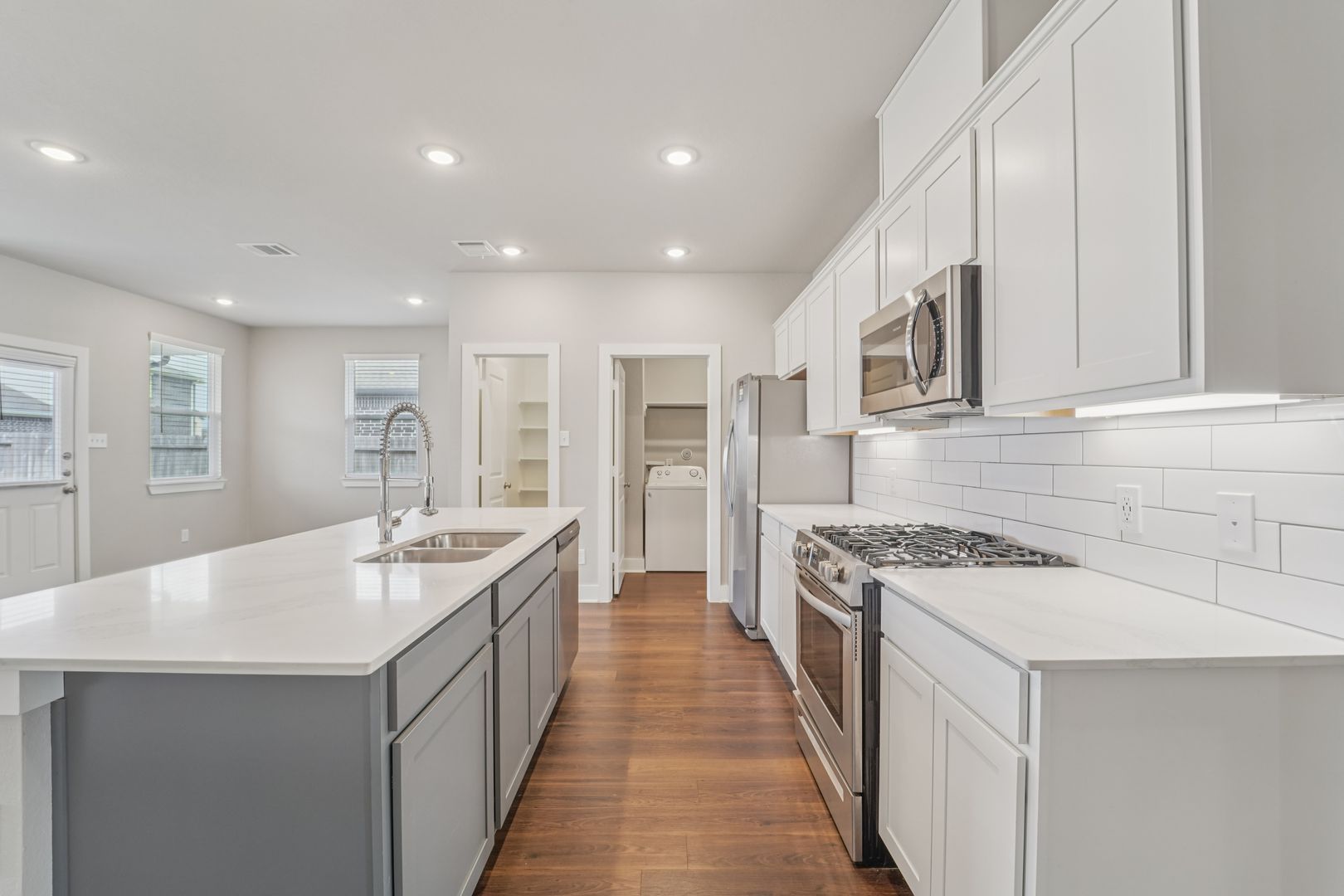 Rosharon House: 10627 Cascade Creek Drive