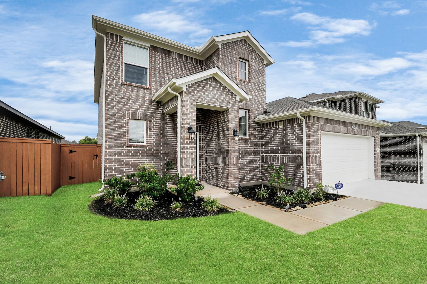 Rosharon House: 10518 Moon Valley Lane