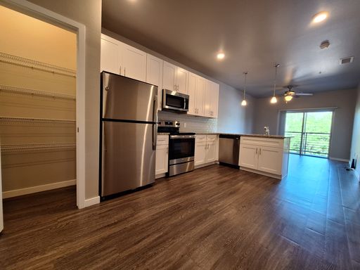 1 Bedroom Available Now!! – photo 1