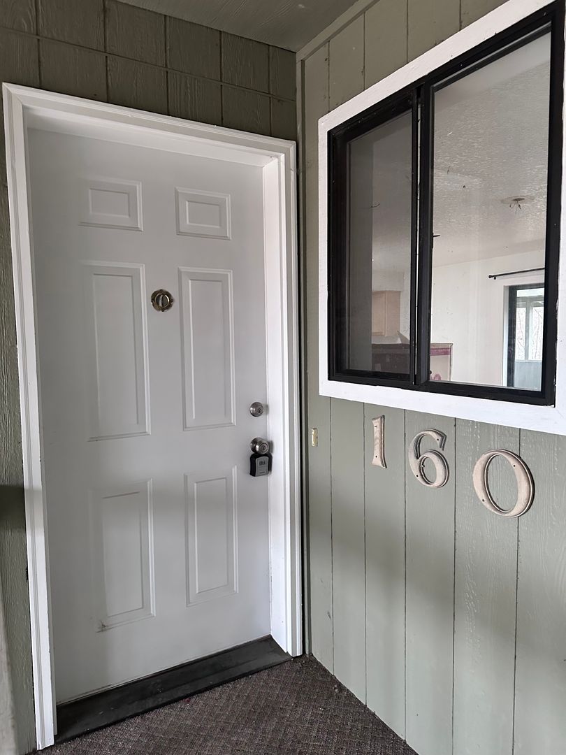 Madras Apartment: 156/158/160/162 SE 9th Street