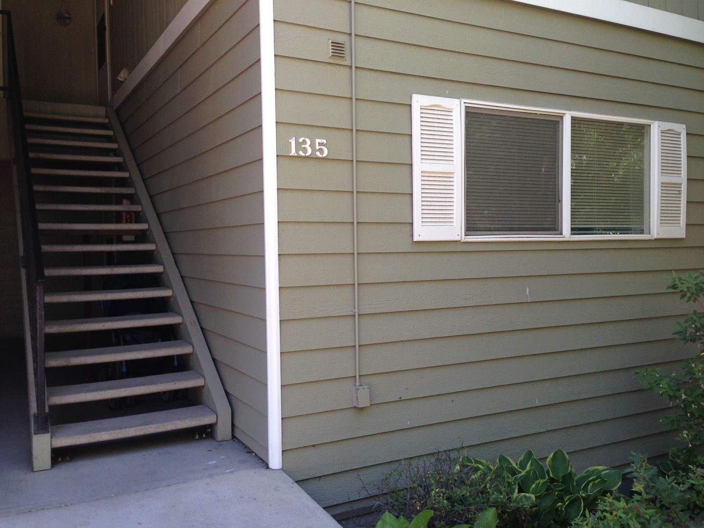 Madras Apartment: 115/117/119/121 & 135/137/139/141 NE Pine Street