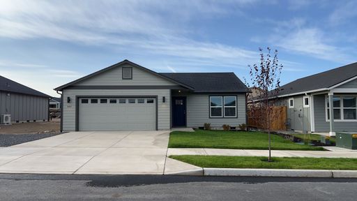 **MOVE-IN SPECIAL: FIRST MONTH ONLY $99! ** Landscaping Included! – photo 1