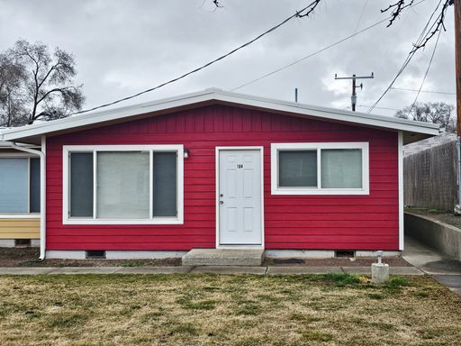 Comfortable 2-Bedroom Living in a Small Fourplex Community