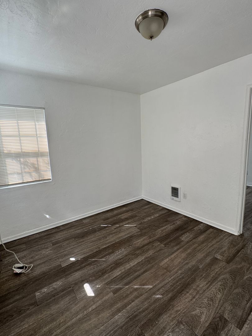 San Bernardino Apartment: 834-846 N. Davidson Ave