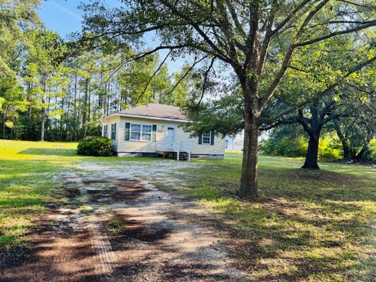 Leland House: 3660 Old Maco Road