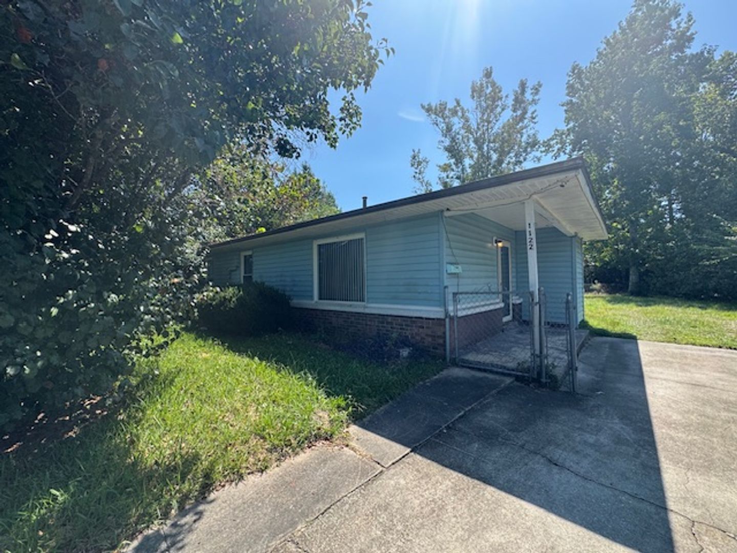 WILMINGTON House: 1122 E STEWART CIRCLE