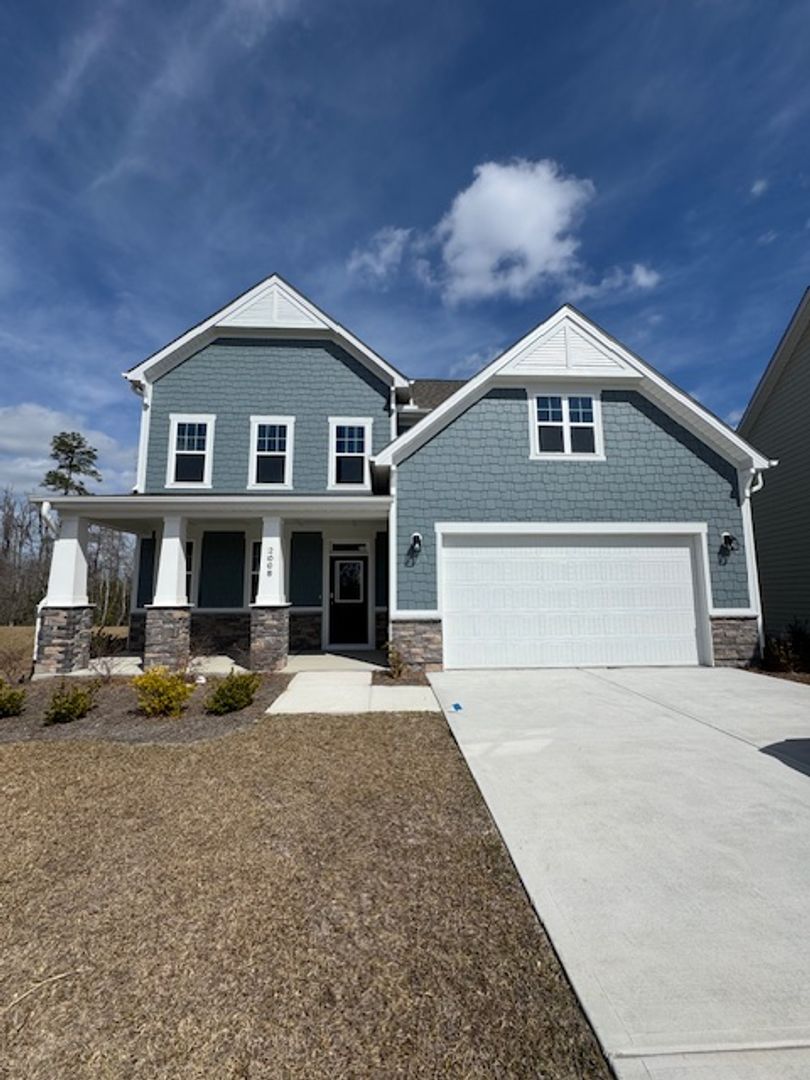 Leland House: 2008 Red Woodpeckers Court