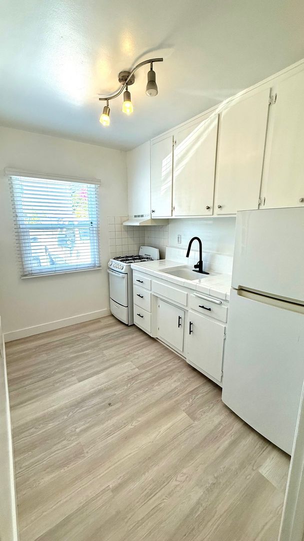 JK20 - Thayer Units LLC 2 of 12