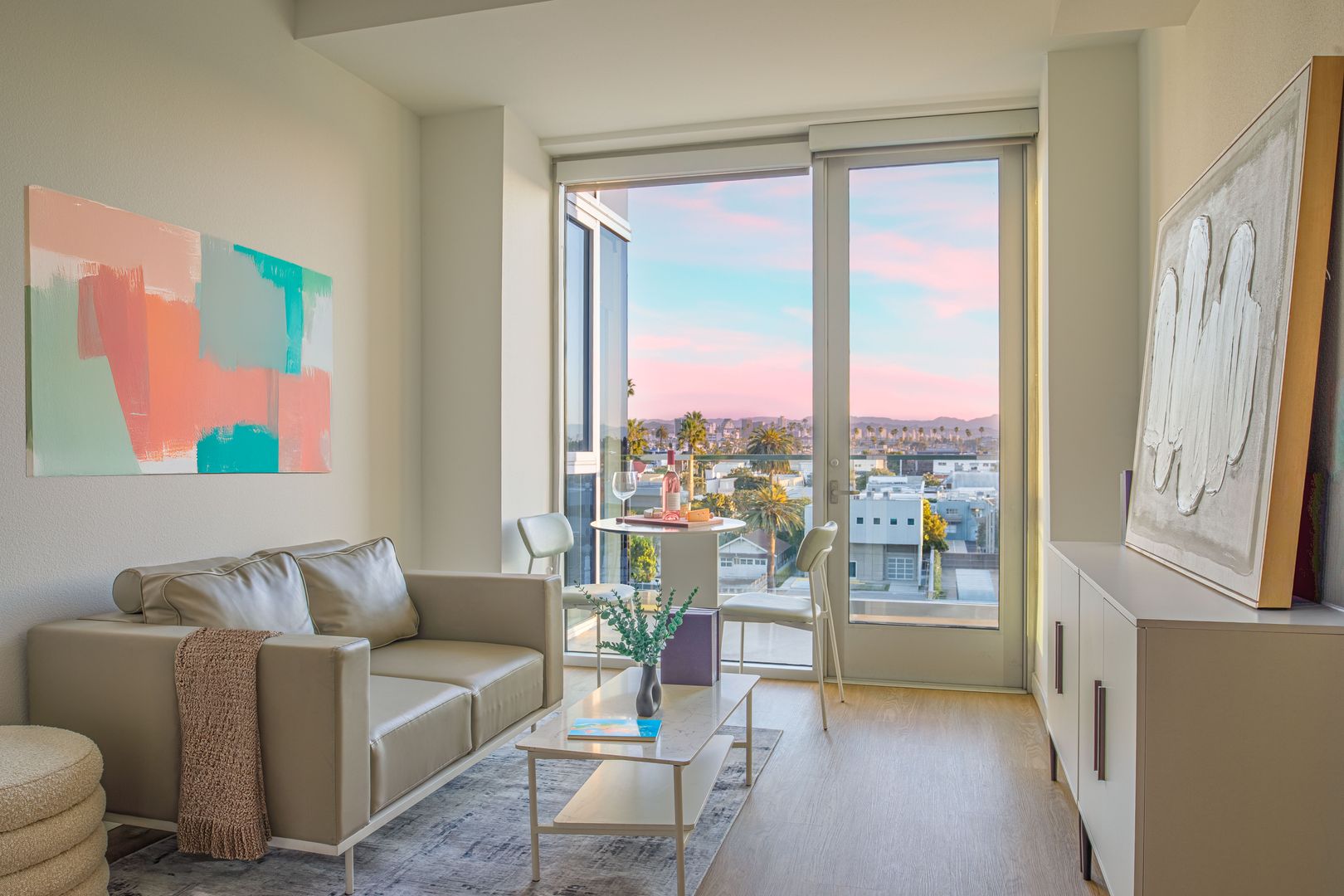 Santa Monica Apartment: 1550 Lincoln Boulevard