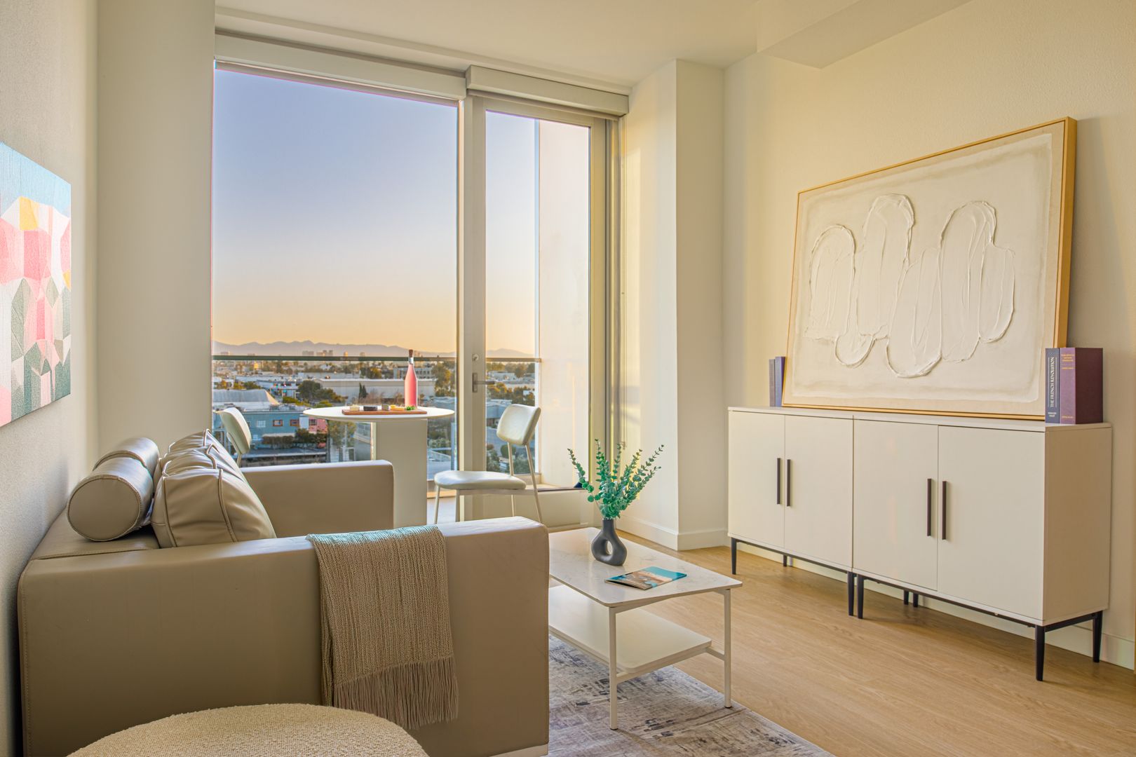Santa Monica Apartment: 1550 Lincoln Boulevard