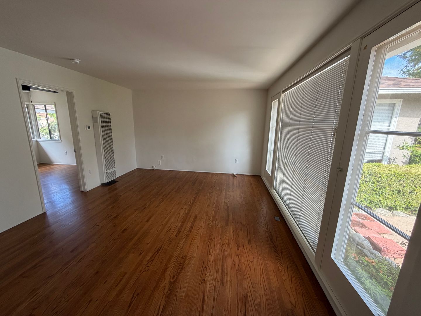 Pasadena Apartment: 788 S. Marengo Ave.