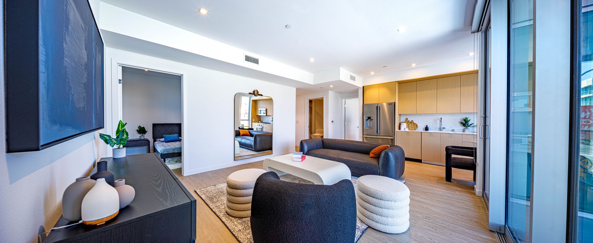 Santa Monica Apartment: 1550 Lincoln Boulevard