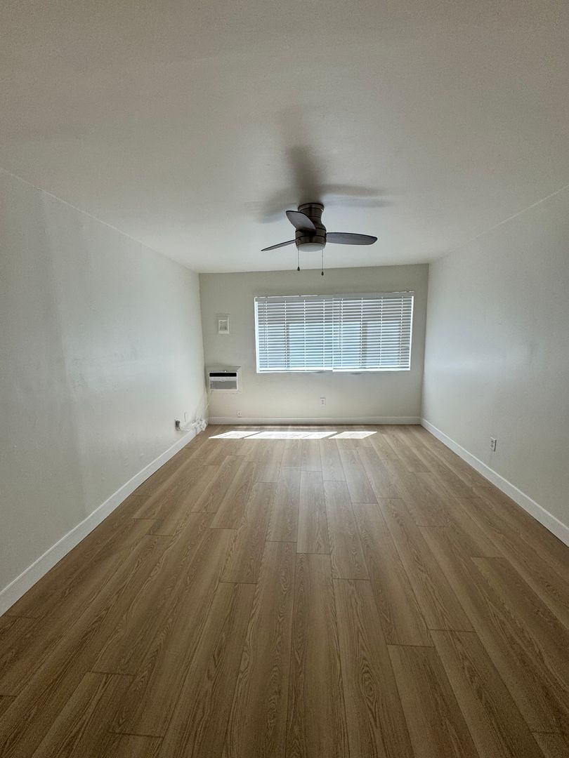 Los Angeles Apartment: 2666 Ellendale Place