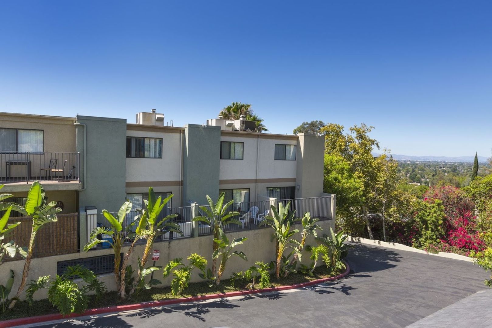 Granada Hills Apartment: 11611 Blucher Ave