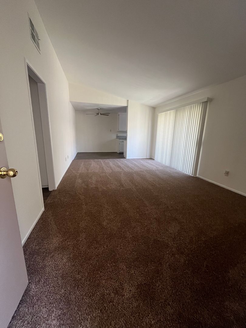 Santa Clarita Apartment: 24851 Walnut Street