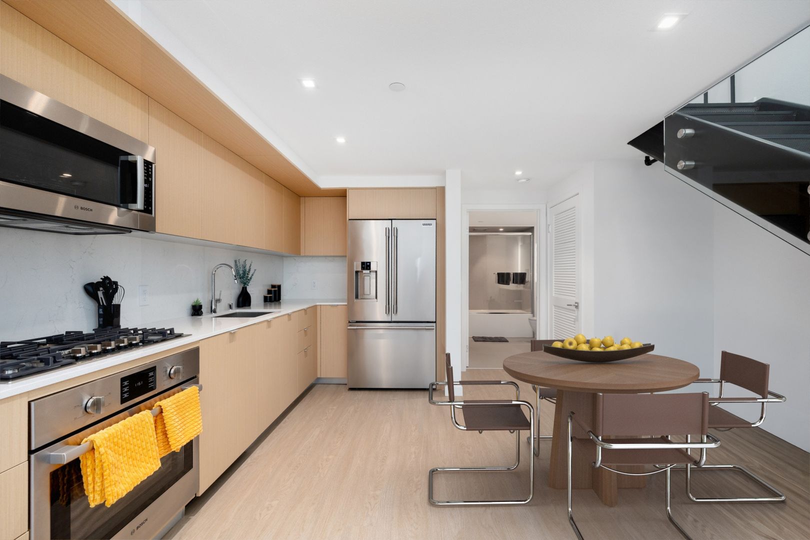Santa Monica Apartment: 1550 Lincoln Boulevard