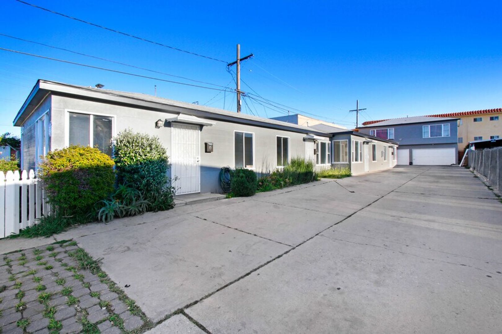 Hawthorne Apartment: 4010 130th St.