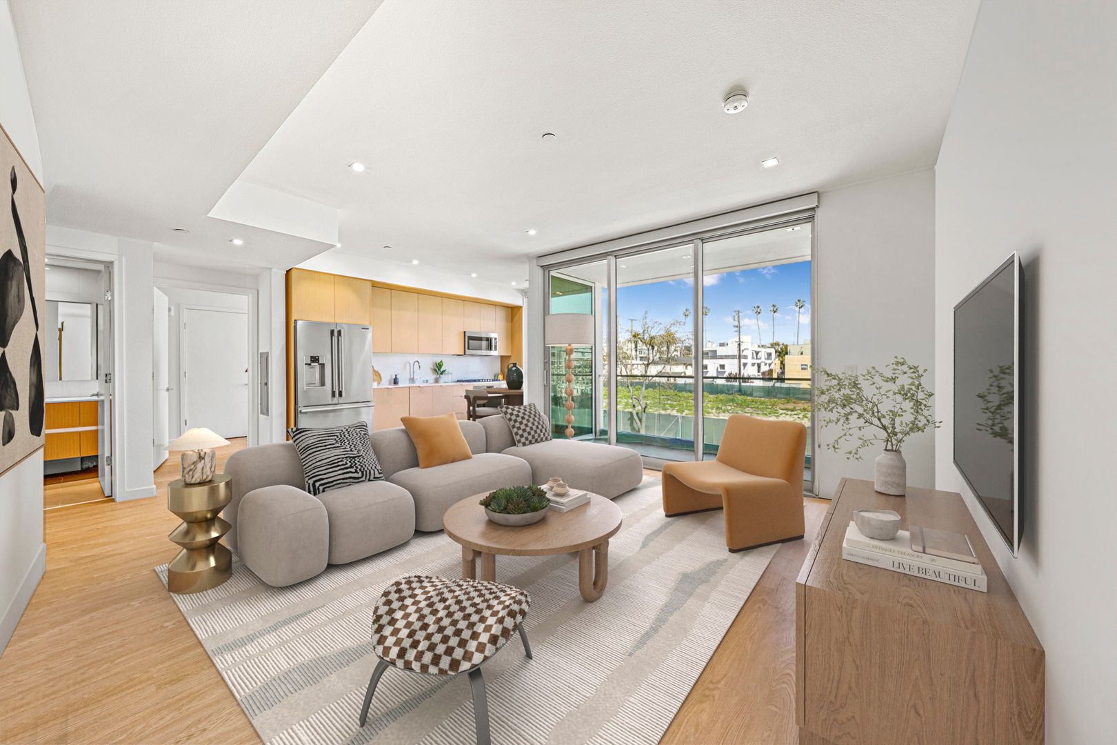 Santa Monica Apartment: 1550 Lincoln Boulevard