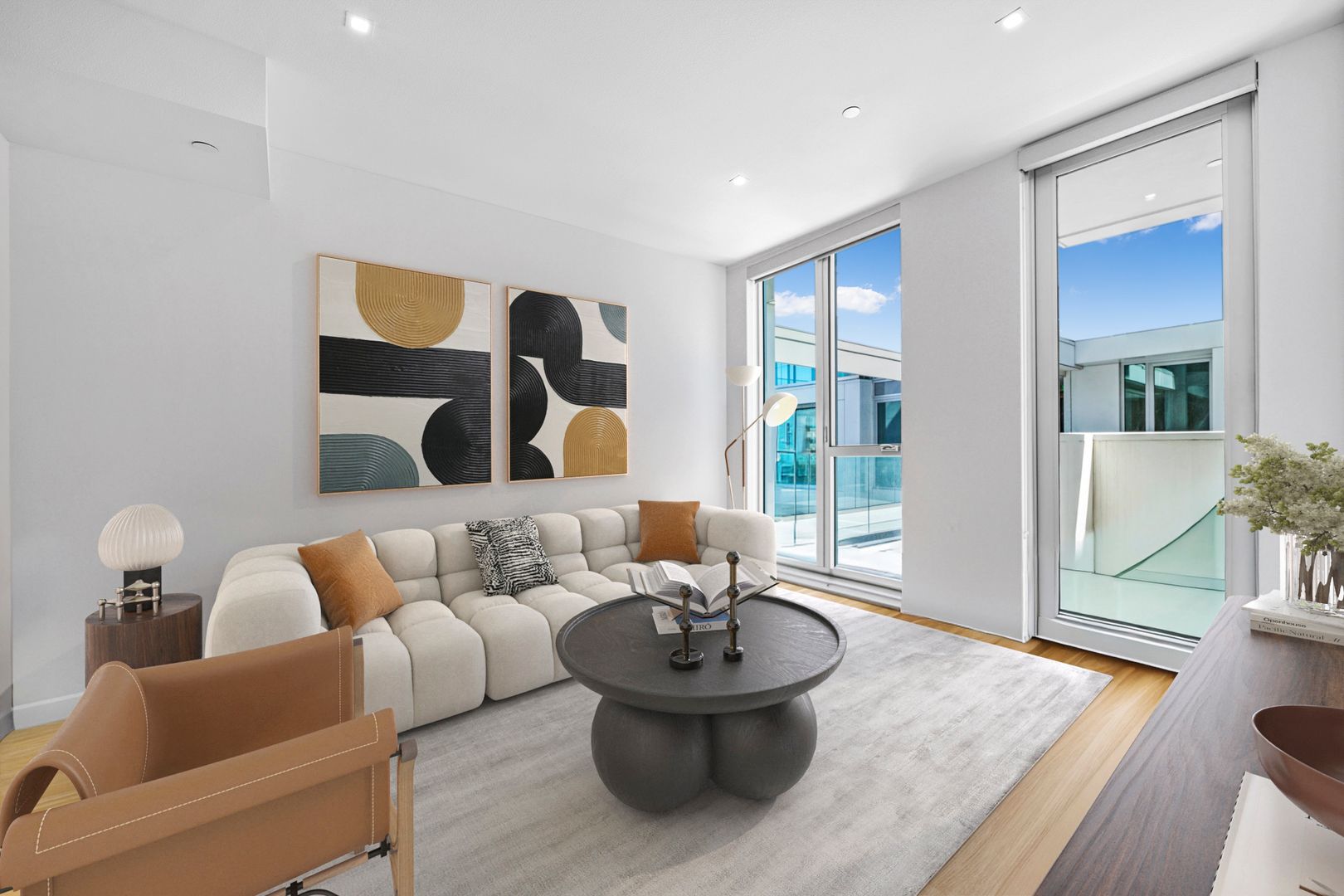Santa Monica Apartment: 1550 Lincoln Boulevard