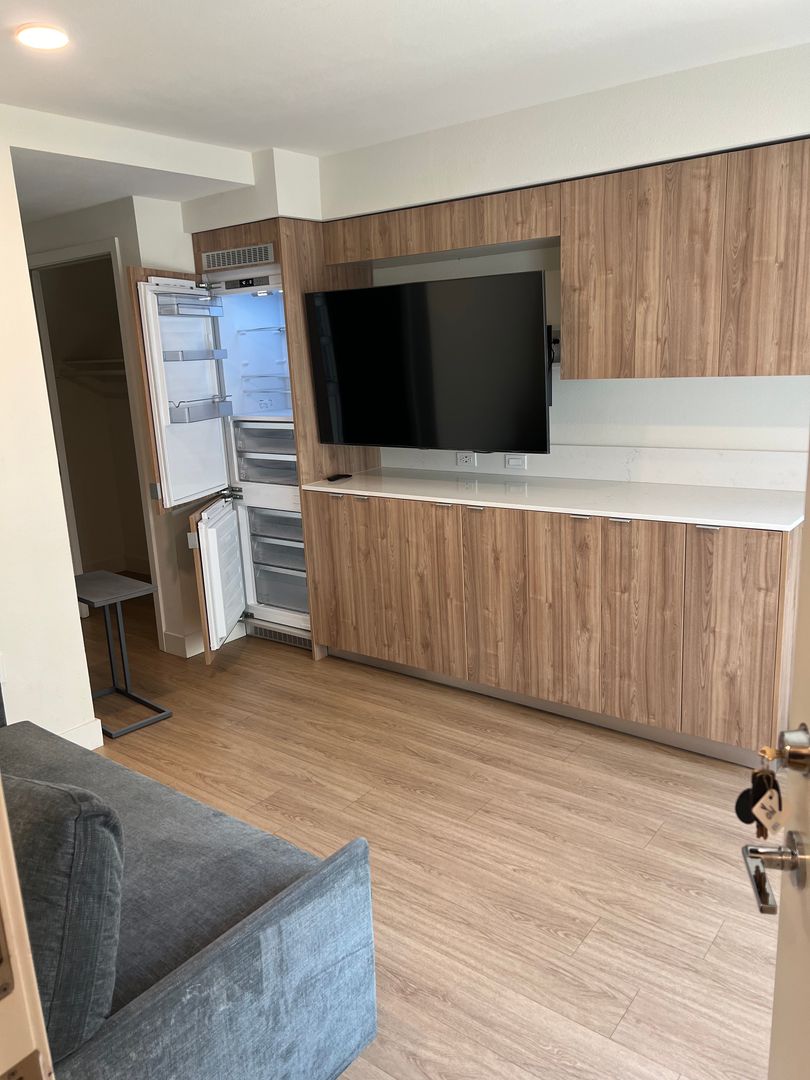 Granada Hills Apartment: 11611 Blucher Ave