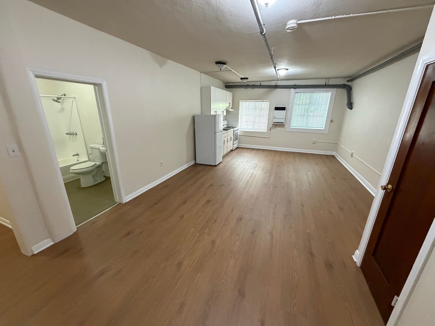 Los Angeles Apartment: 620 S. Ardmore Ave