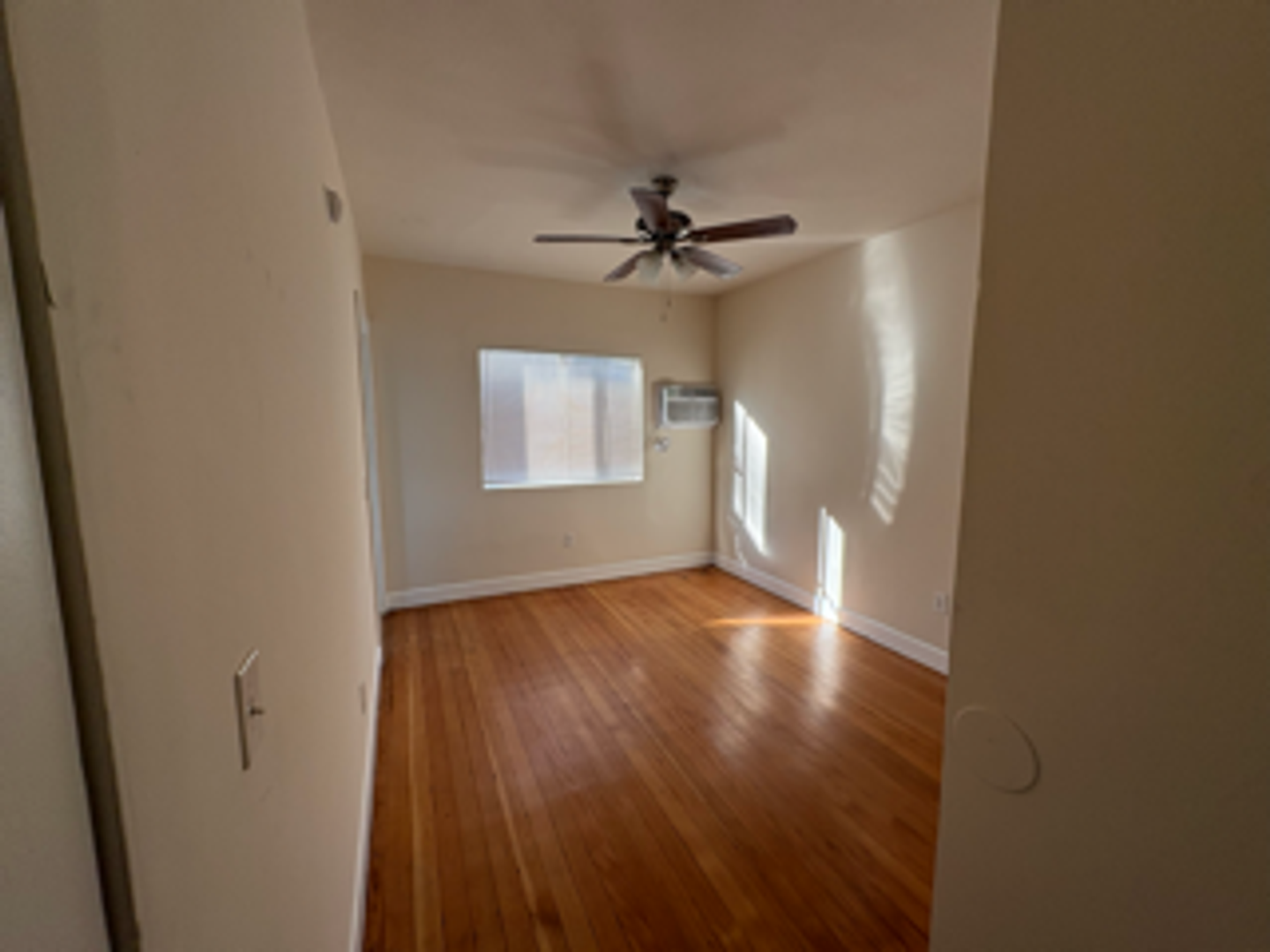 Los Angeles Apartment: 2002 W. Sunset Blvd.