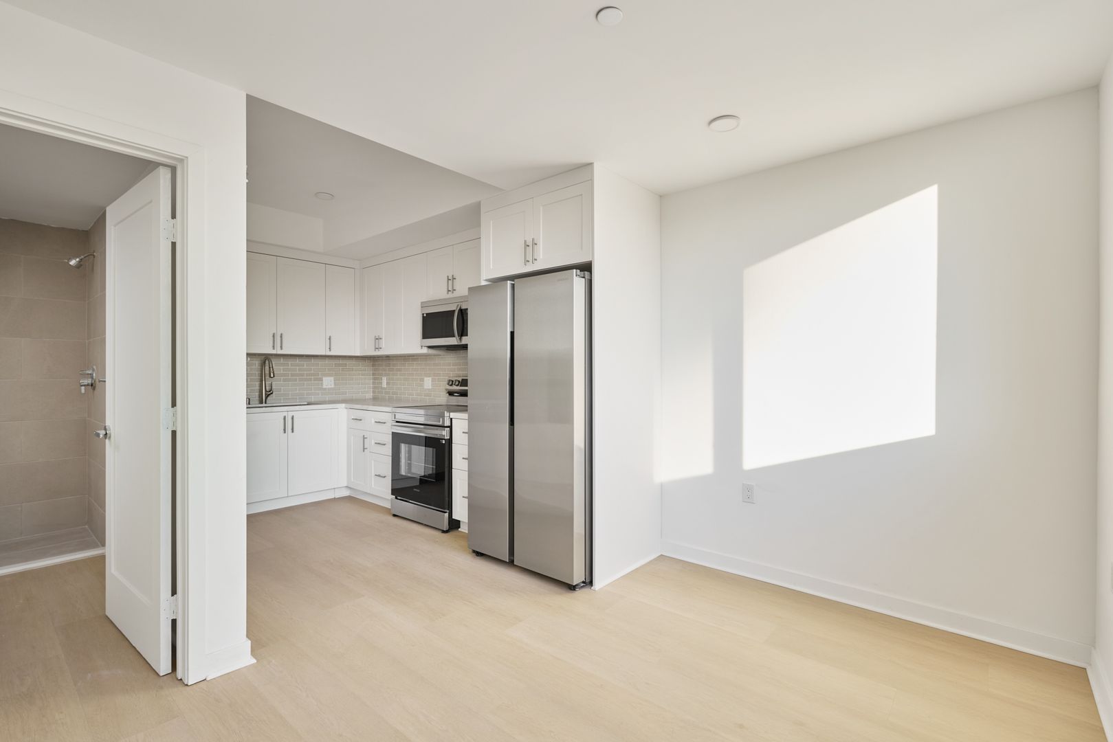 Los Angeles Apartment: 3977 Beverly Blvd