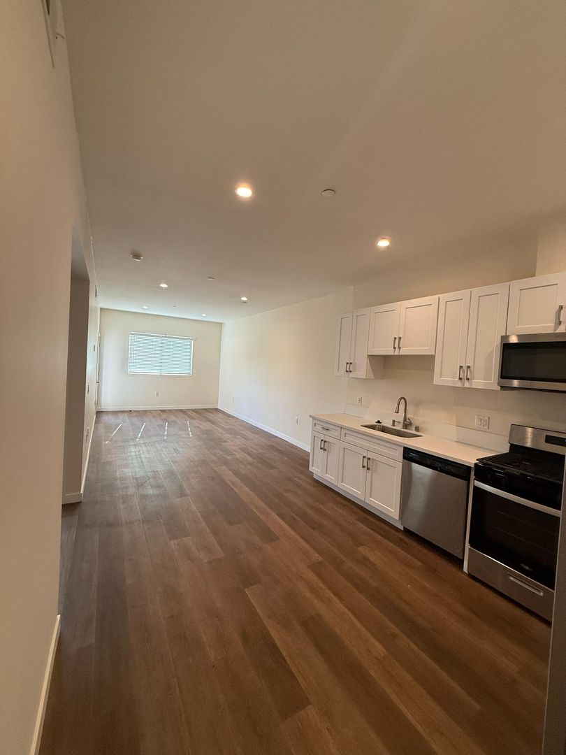 Los Angeles Apartment: 1041 N. Cummings St.