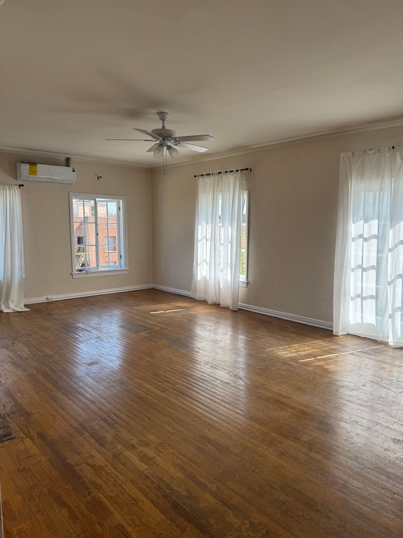 Los Angeles Apartment: 620 S. Ardmore Ave