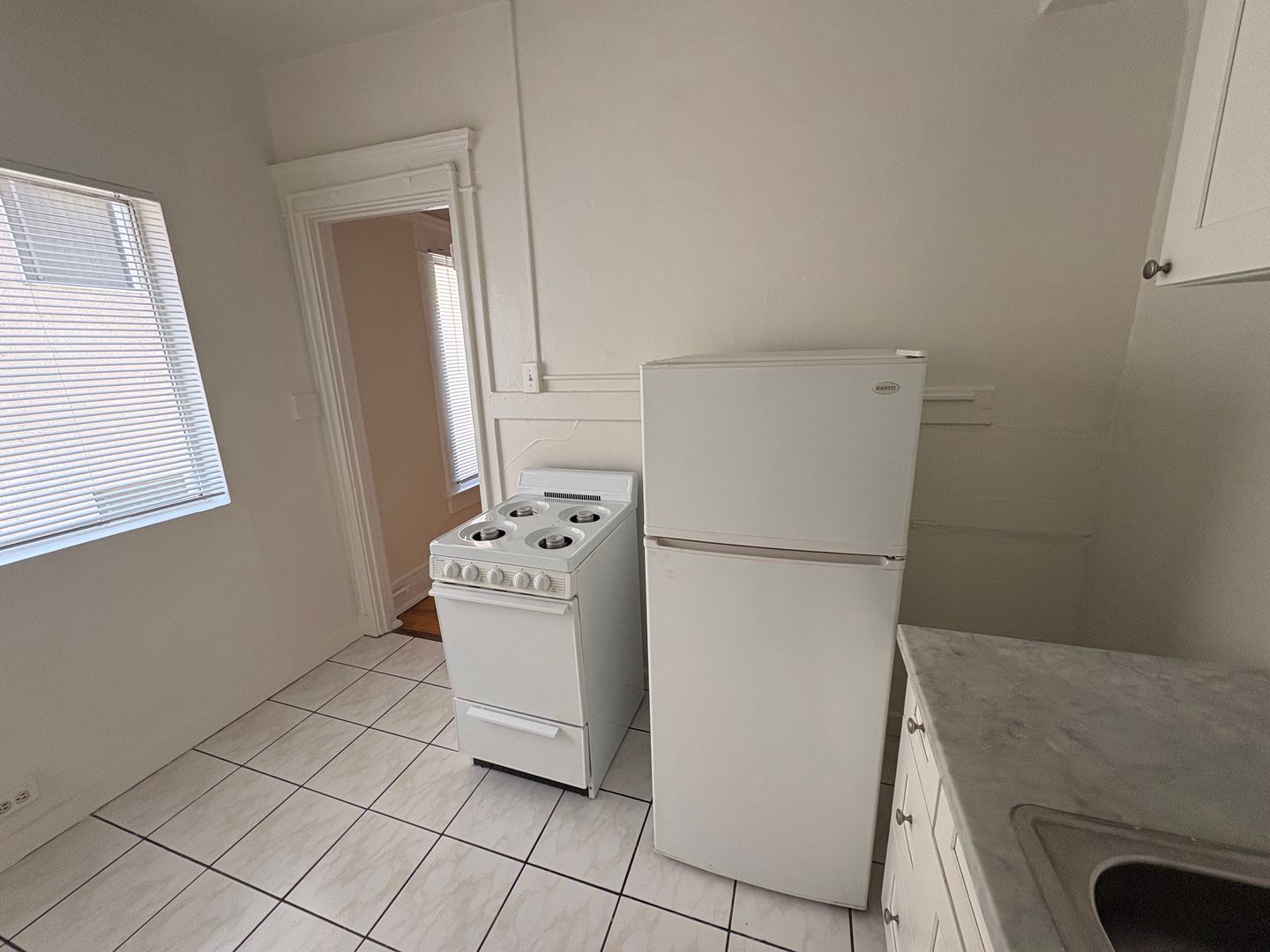 Los Angeles Apartment: 2002 W. Sunset Blvd.