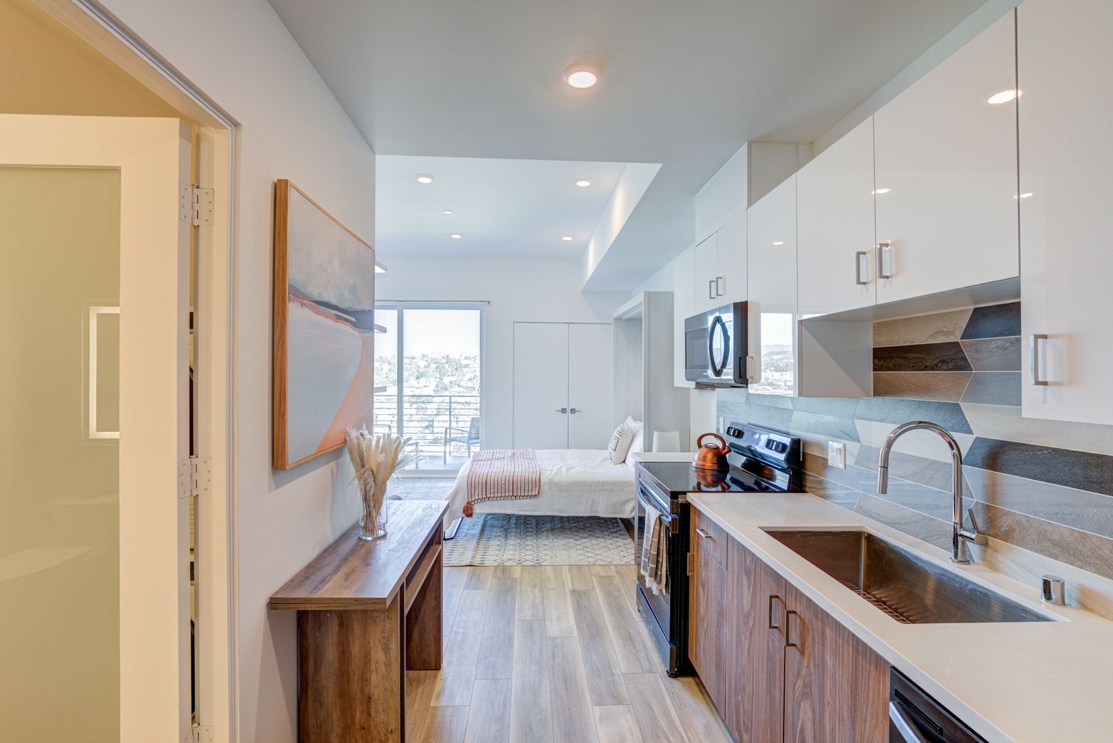 Los Angeles Apartment: 252 N. Hoover St.