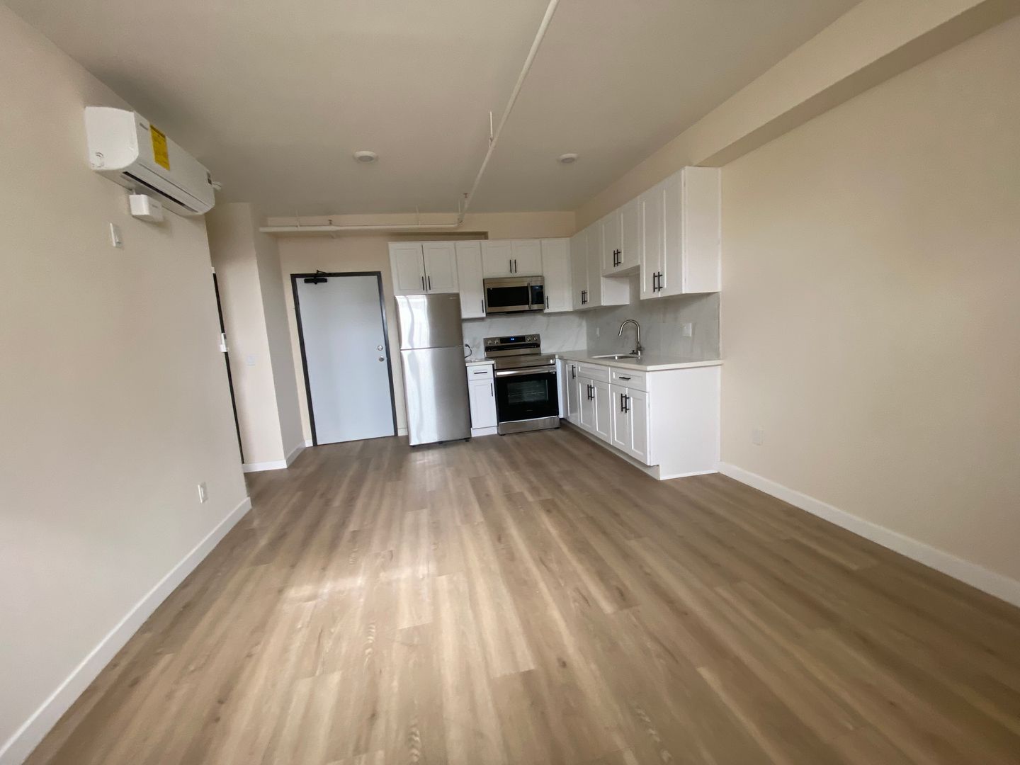 Los Angeles Apartment: 2002 W. Sunset Blvd.