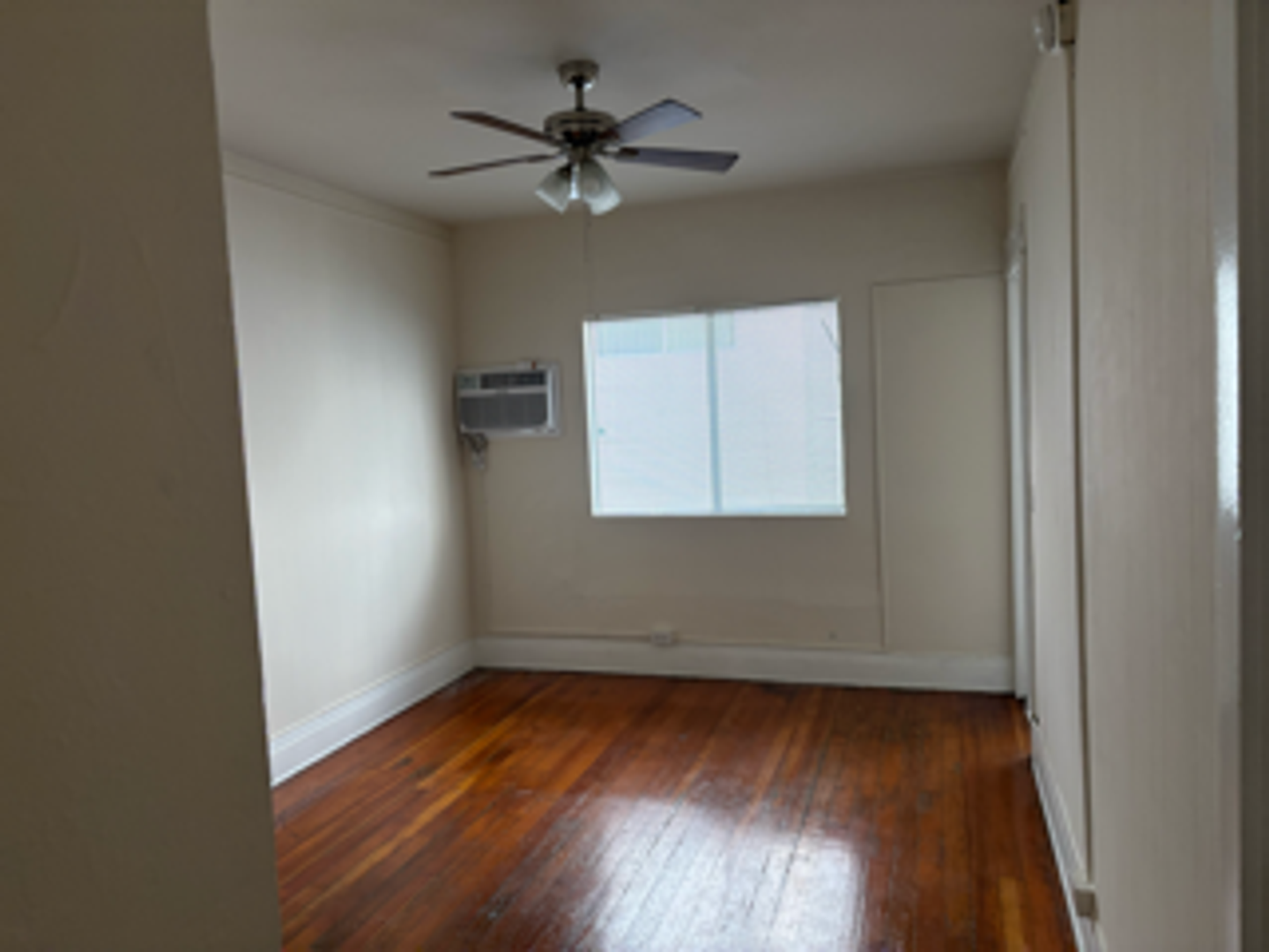 Los Angeles Apartment: 2002 W. Sunset Blvd.