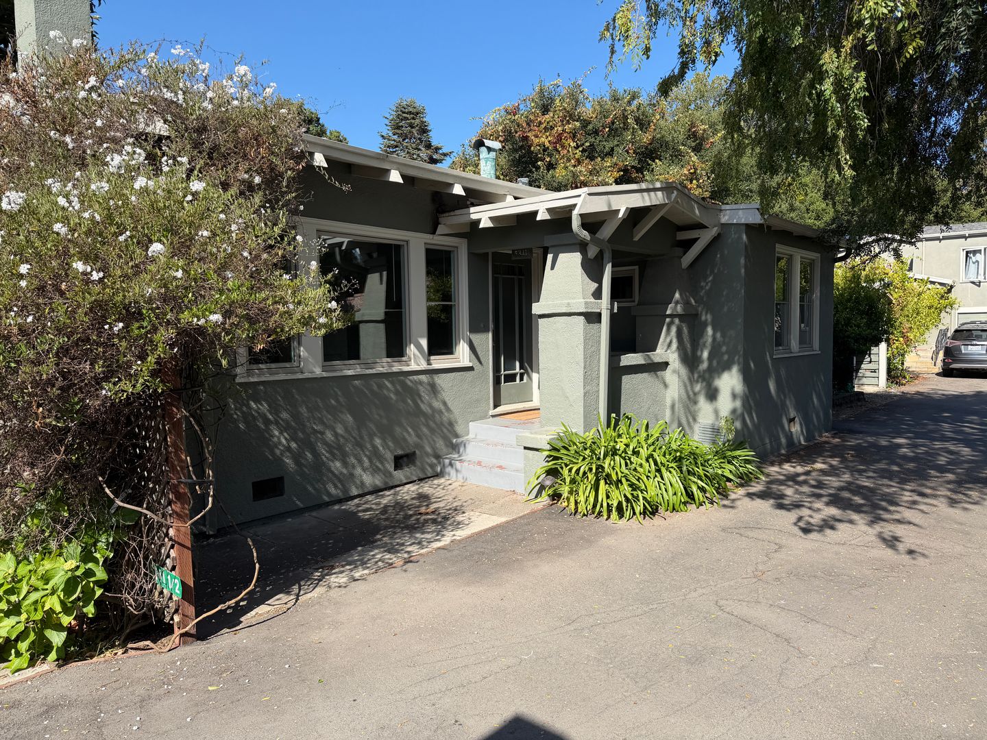 Oakland Apartment: 5341-45 Miles Ave