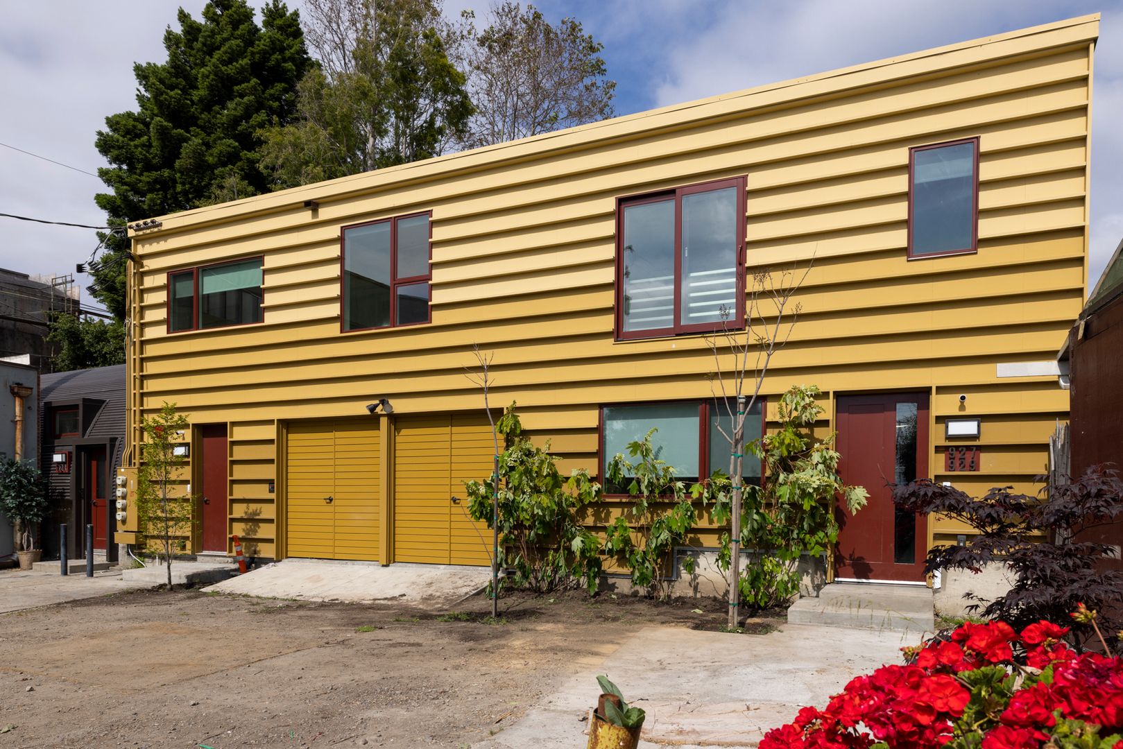 Oakland Apartment: 927 Grace Ave.