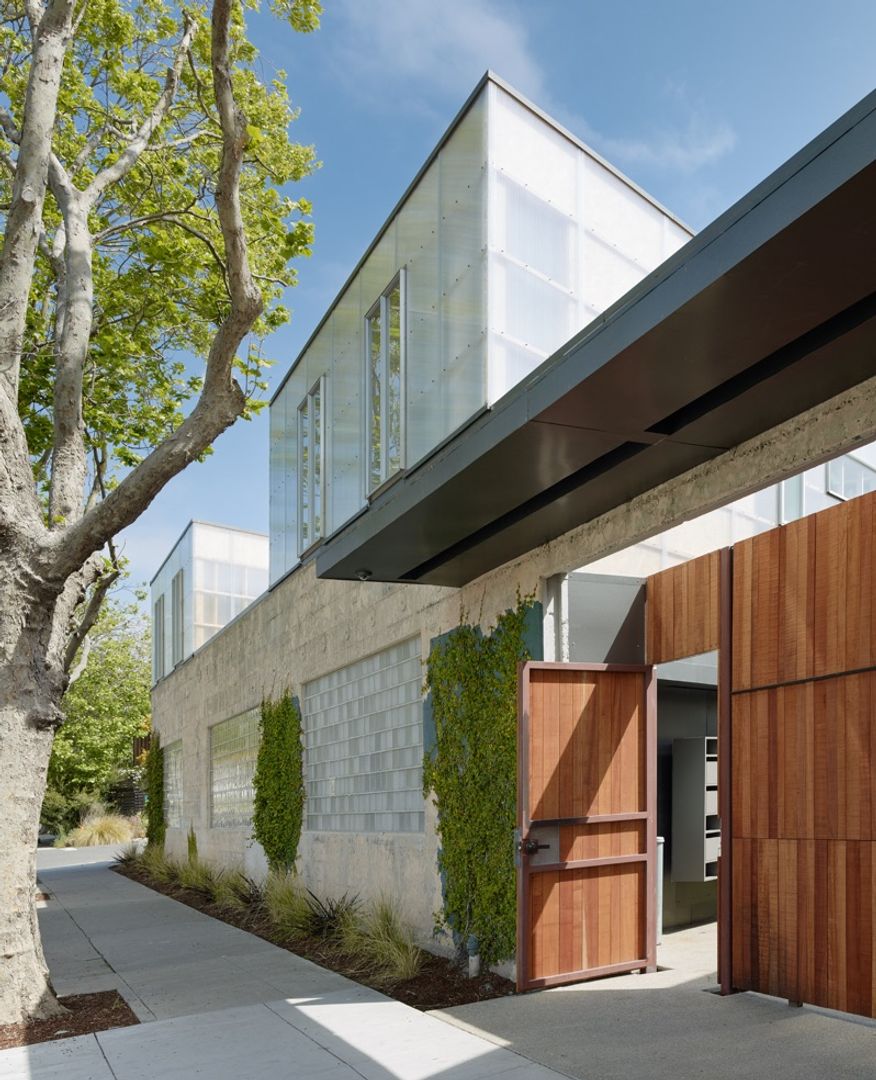 Oakland Apartment: 6066 Adeline St.