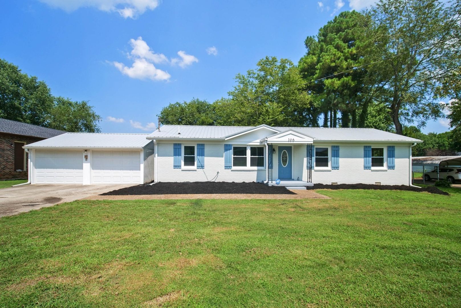 Columbia House: 106 Napier Drive