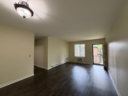 Location, Location, Location! 2-Bedroom Condo Near Vanderbilt – photo 1