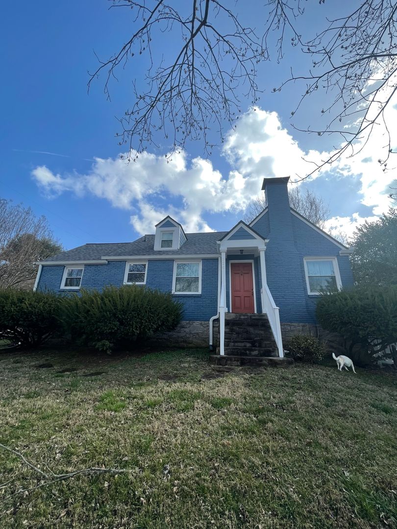 Nashville House: 726 Powers Avenue