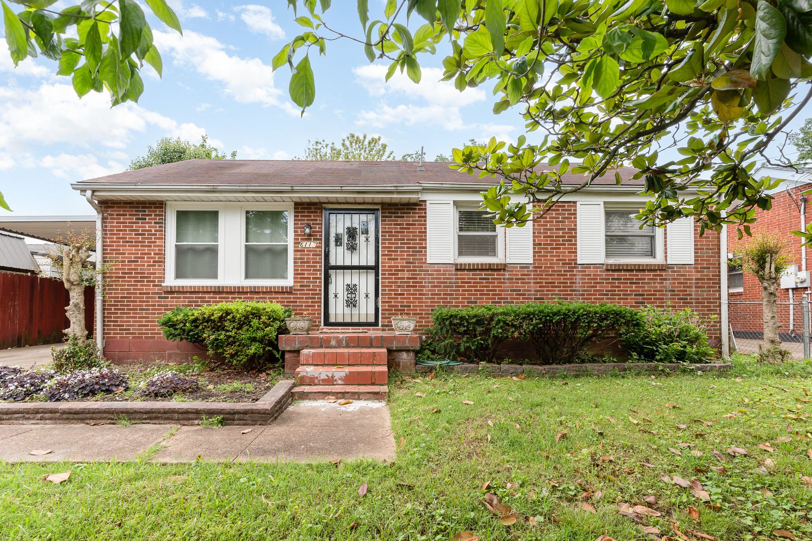 Nashville House: 6117 Morrow Road