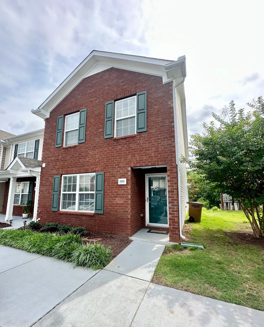 Antioch House: 2000 Shaylin Loop