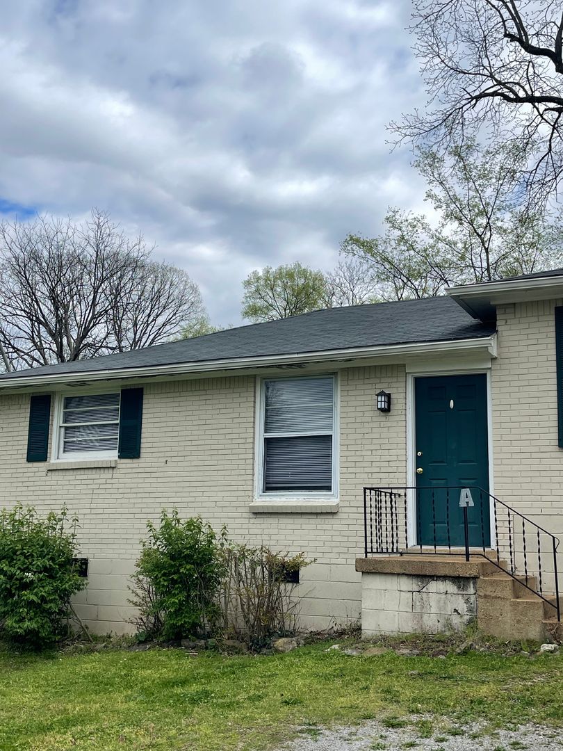 Nashville House: 138 37th Ave. N. Unit A1