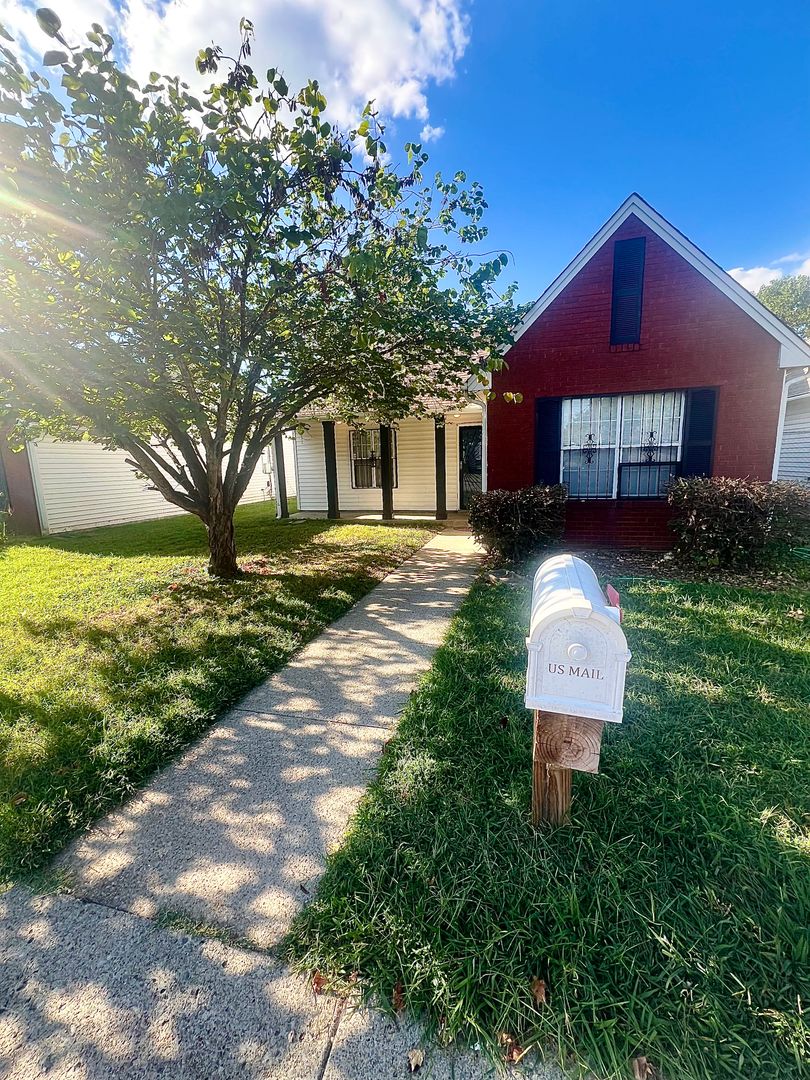 Nashville House: 1108 Clay Street