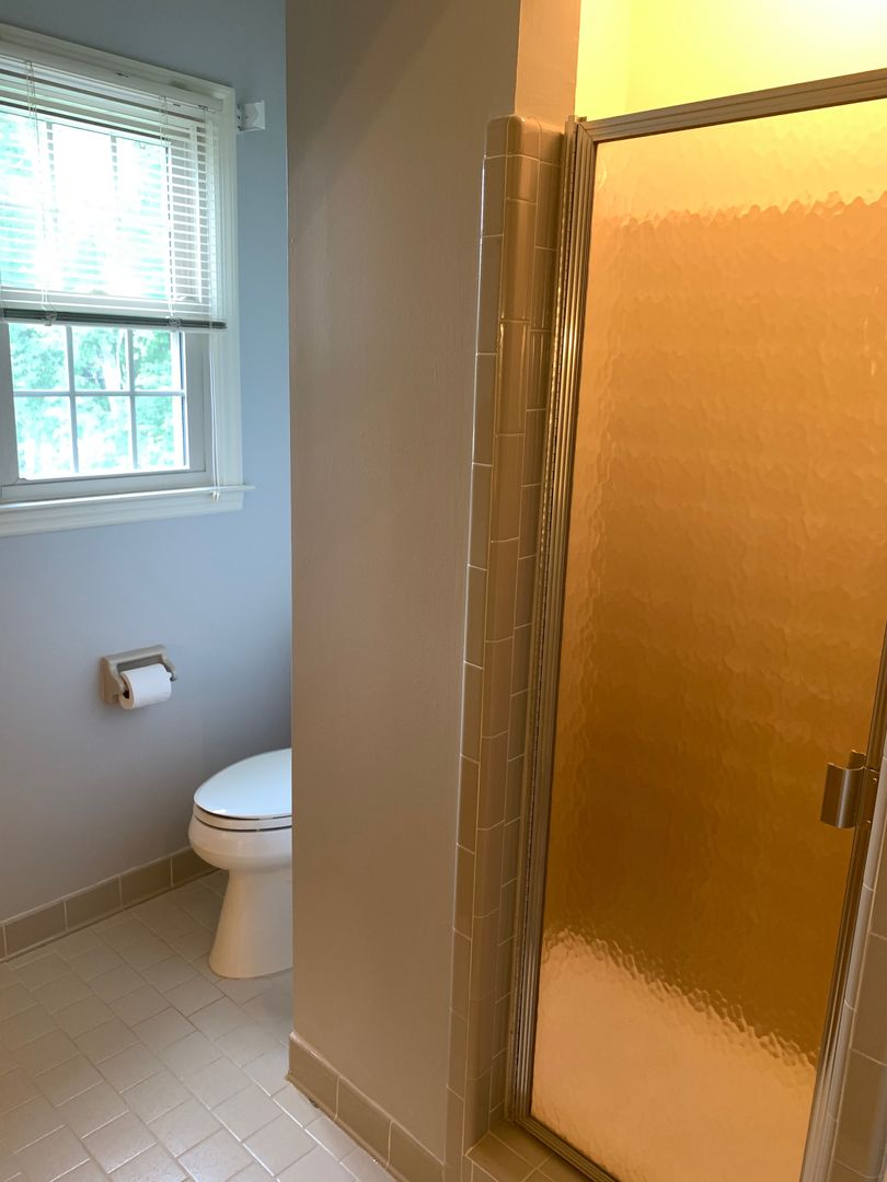 Brentwood House: 305 Dogwood Court