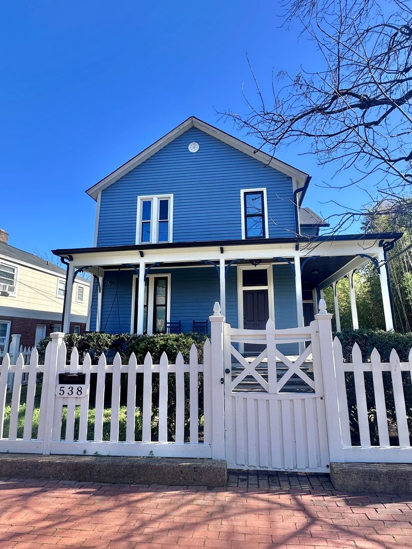 Nashville House: 538 Fatherland Street